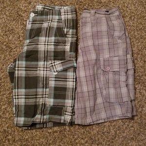 Set of 2 means cargo shorts